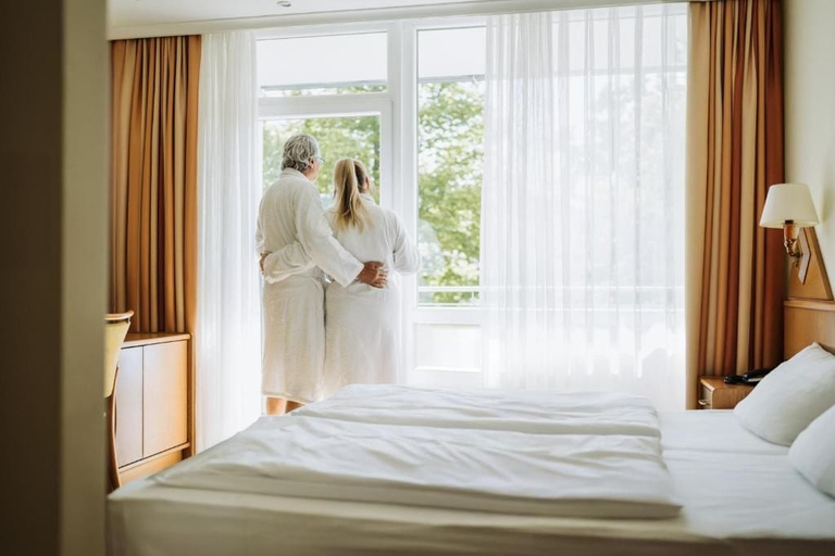 Bedroom 3, Thermenhotel Sonnenhof, Passau