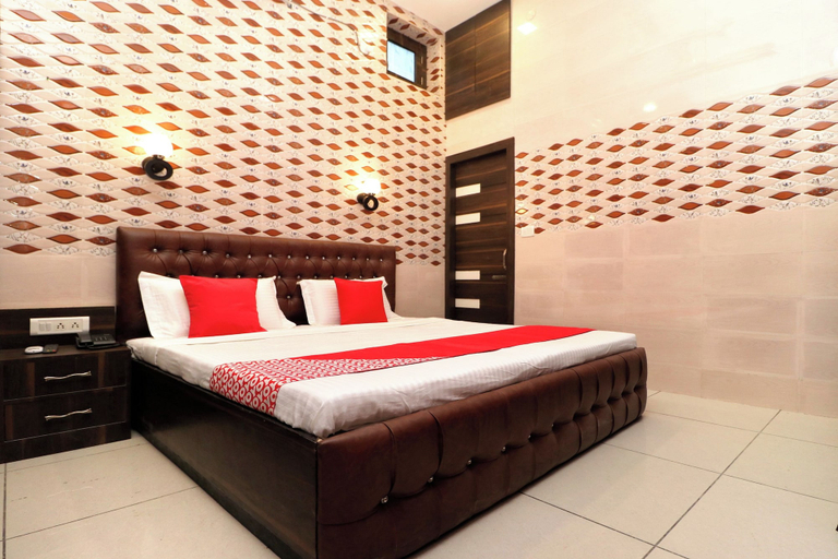 Others 4, Hotel O Max, Jalandhar