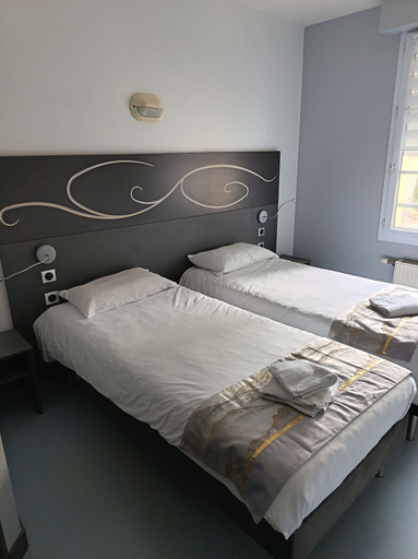 Bedroom 2, LE NID DE LA TOUR, Vienne
