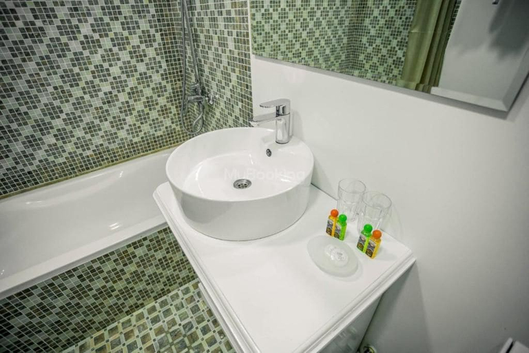 Bathroom 4, Devon Boutique, Buxoro
