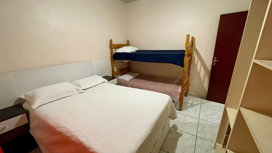 Bedroom 2, AP 02 Ala Zimbros Residencial Solavir, Bombinhas