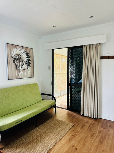 Bedroom 2, Residence 71, Ba