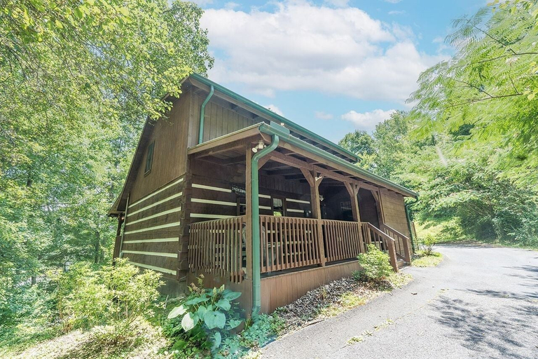 Others 3, A Slice Of Heaven 2 Bedroom Cabin by RedAwning, Sevier