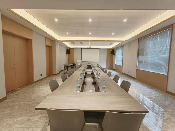 Business Facilities