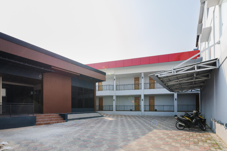 Exterior & Views 2, Urbanview Hotel Grand Luxury Lampung, Bandar Lampung