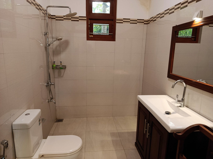 Bathroom 3, Piyum Villa Kosgoda, Balapitiya