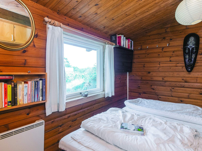 Bedroom 2, 5 Person Holiday Home in Fano, Fanø
