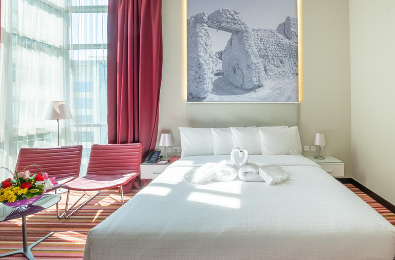 Bedroom 2, Gravity Hotel, Abu Dhabi City