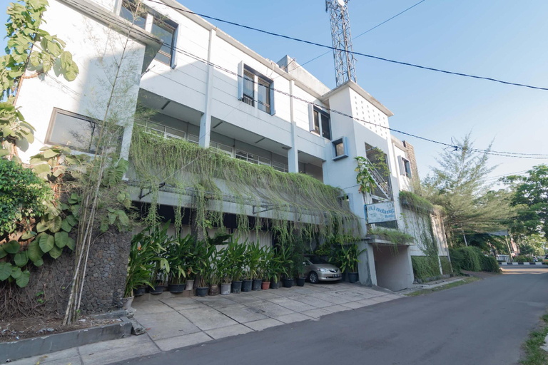Exterior & Views 4, Koolkost Syariah @ Jalan Jendral Ahmad Yani, Karawang