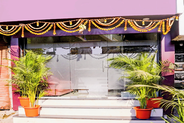 Others 3, Hotel O My Choice, Mumbai Suburban