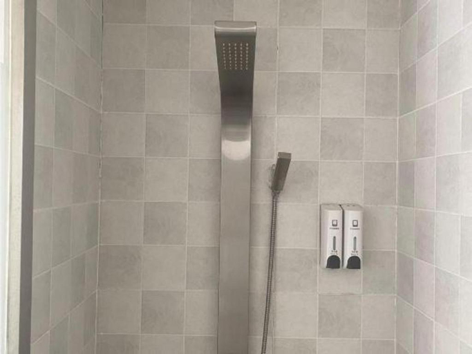 Bathroom, 7Days Inn Tianjin Airport NO.1 Bridge Branch, Tianjin