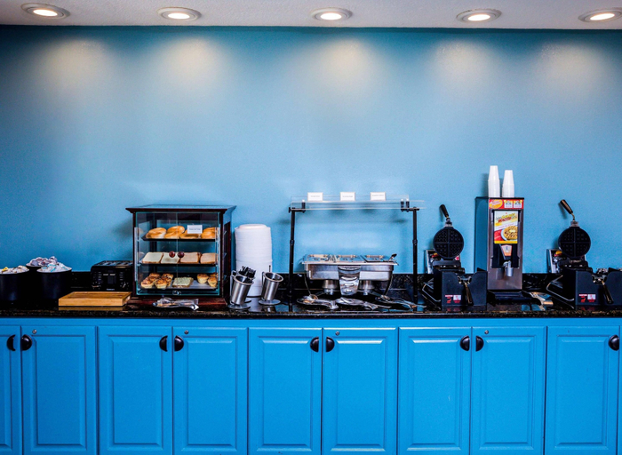 Food & Drinks 5, Country Inn & Suites by Radisson, Wilson, NC, Wilson