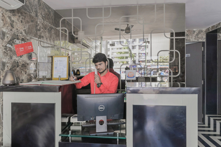 Food & Drinks, Hotel O Ak Palace Near Chhatrapati, Mumbai Suburban