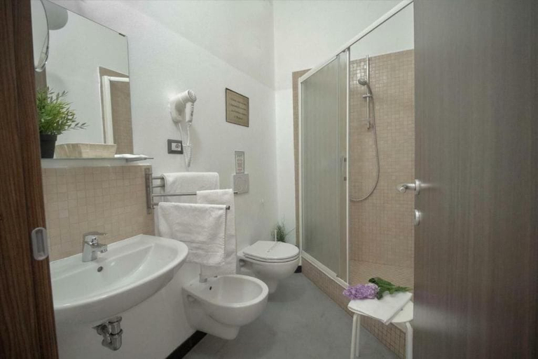 Bathroom, Nuova Porta Marina, La Spezia