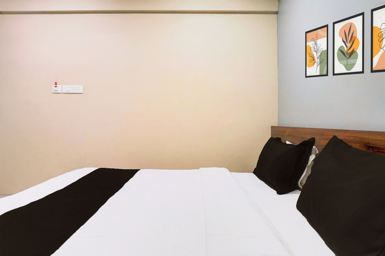 Others 4, Townhouse Oak Viman Nagar, Pune