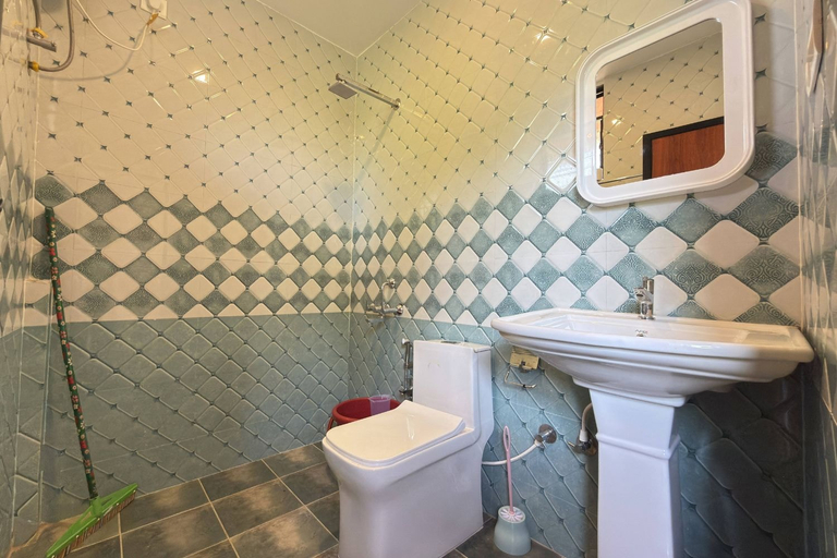 Bathroom 3, Bens Inn Ashwem Beach, North Goa