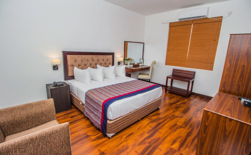 Bedroom 2, Pearl Royal Hotel Colombo, Thimbirigasyaya