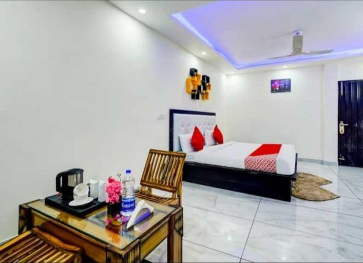 Others 5, Hotel O Seventy stay in, Sahibzada Ajit Singh Nagar