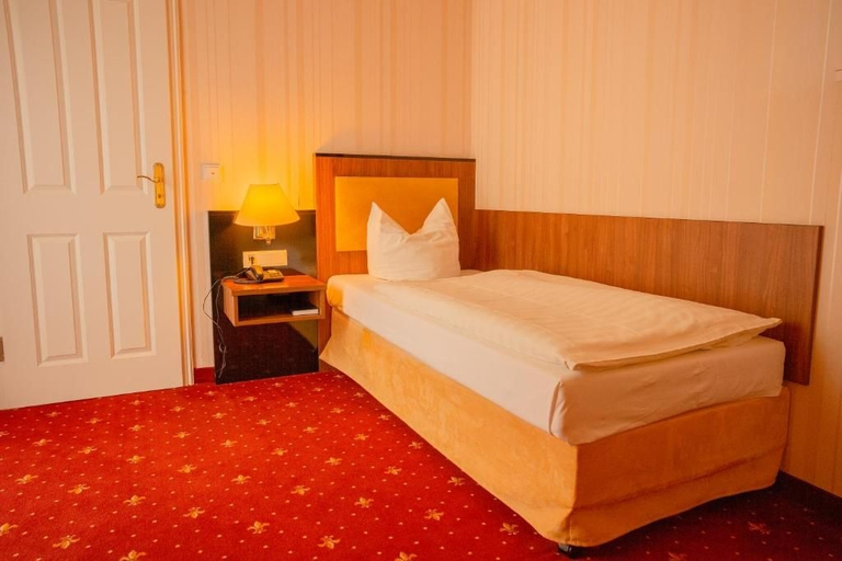Bedroom 3, Alte Landratsvilla Hotel Bender GmbH, Westerwaldkreis