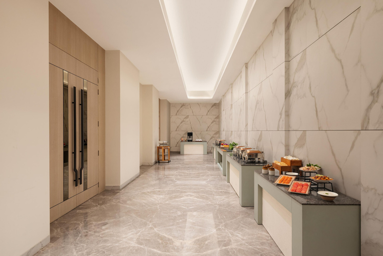 Food & Drinks 5, Hilton Garden Inn Surat City Centre, Surat