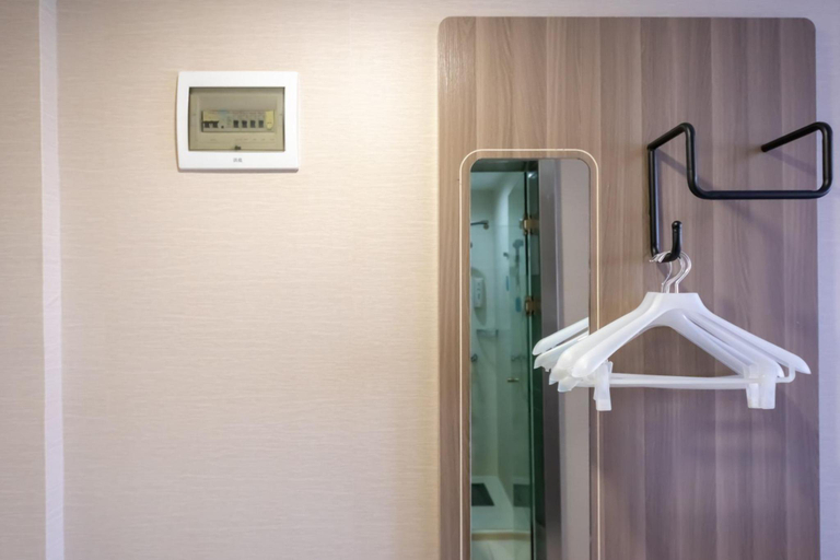 Bathroom 4, HanTing Hotel (Shanghai Pudong Avenue Deping Road), Shanghai