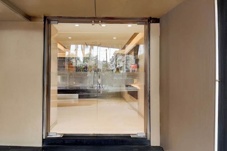 Others 3, Townhouse Oak Sinhgad Road Crossway, Pune