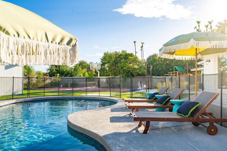 Others 5, Golf Simulator Pool Sports Court Sleeps 24, Maricopa