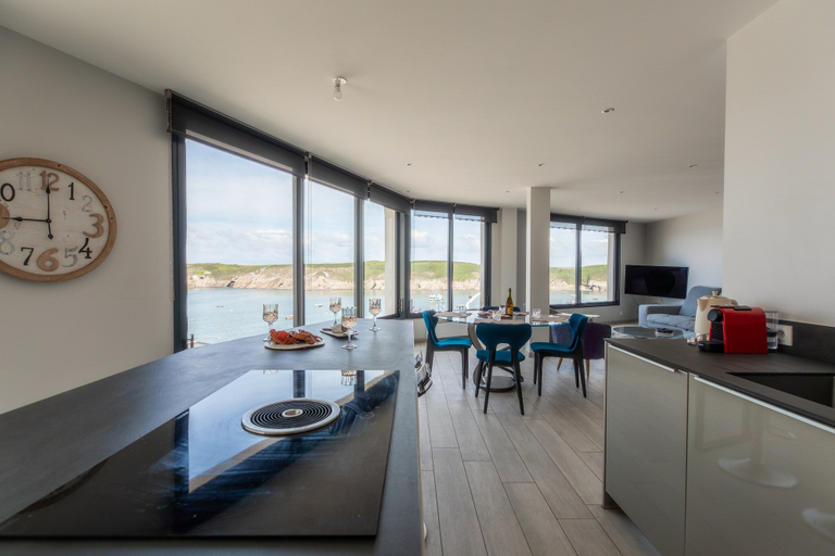 Others 5, Panoramic Sea-view Apartment in Le Conquet, Finistère