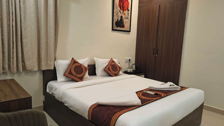 Others 3, Hotel O Aharon elite hotel, Karimnagar