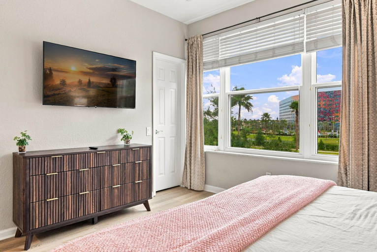 Others 2, Stylish Vista Cay 3br, Comfort at a Prime Location, Orange