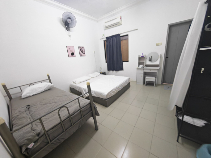 Others 1, Palm Court Kuantan, Kuantan