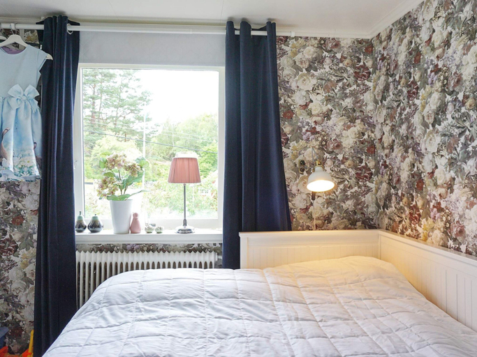 Others 5, 4 Star Holiday Home in Brastad, Lysekil
