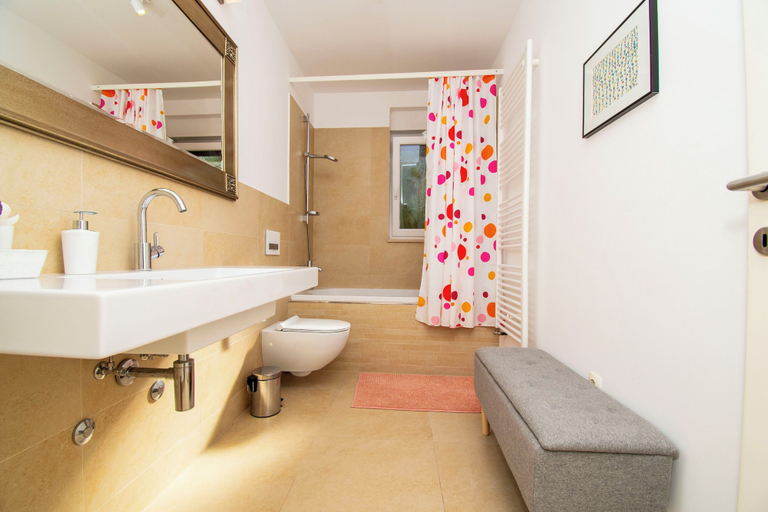 Bathroom 2, Apartments Oh La La, Supetar