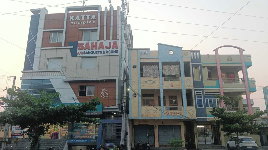 Others 5, Hotel O Aharon elite hotel, Karimnagar