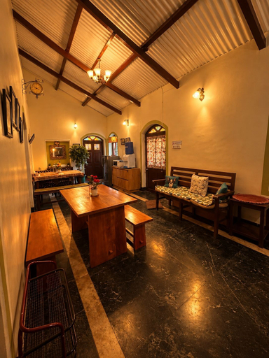 Food & Drinks 5, La Address Retreat, The Nilgiris