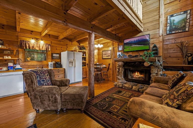 Others 3, Bear Hug #18 1 Bedroom Cabin, Sevier
