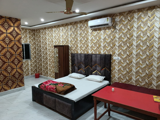 Others 3, Hotel O Hindustan Villa, Barddhaman