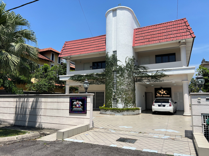 Others 4, KL Bungalow 28 Pax - 7 Cars - Karaoke, Games & Meeting Area - 9 min to KLCC, Kuala Lumpur