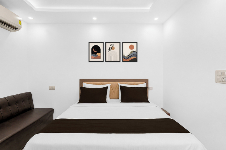 Others 5, Hotel O A One hotel 2 and Banquet, Lucknow