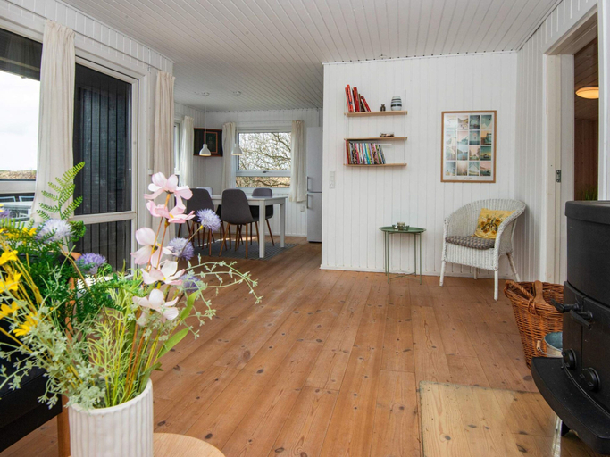 Others 4, Simplistic Holiday Home in OksbÃ¸l near Sea, Varde