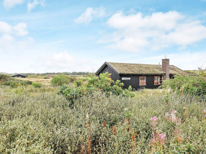 Others 3, Simplistic Holiday Home in OksbÃ¸l near Sea, Varde