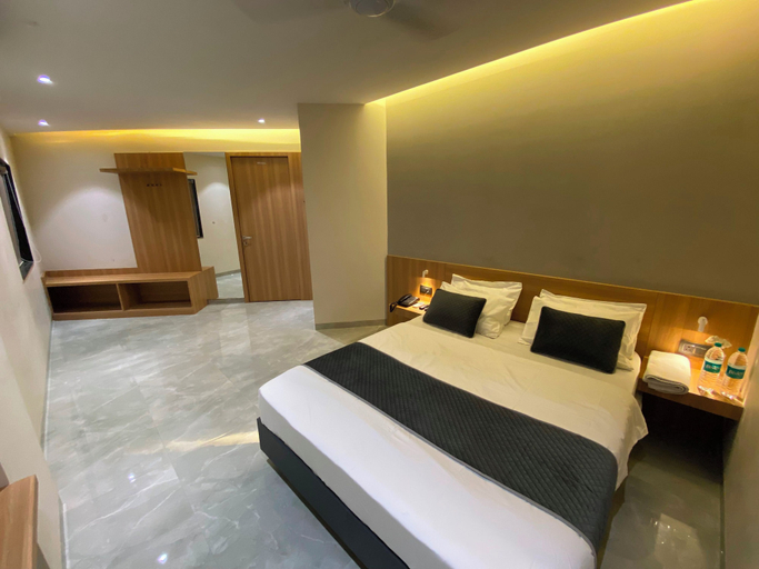 Others 2, Hotel O Prime Park, Nanded