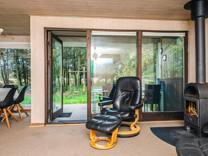 Others 5, 6 Person Holiday Home in Romo, Tønder