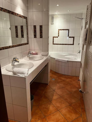 Bathroom 5, Vintagehotel Adler, Cochem-Zell