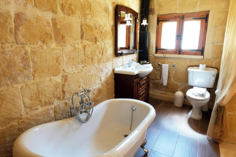 Bathroom 4, Villeleynah Amazing Gozitan Villa + Pool