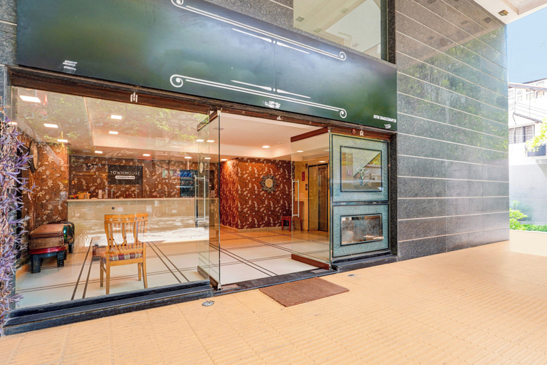 Others 5, Townhouse Indiranagar Metro Station, Bangalore