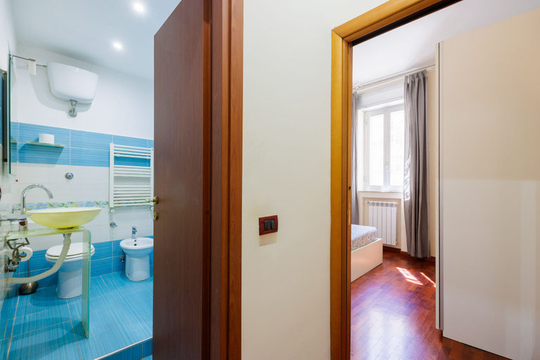 Others 5, Carmine's House, Napoli
