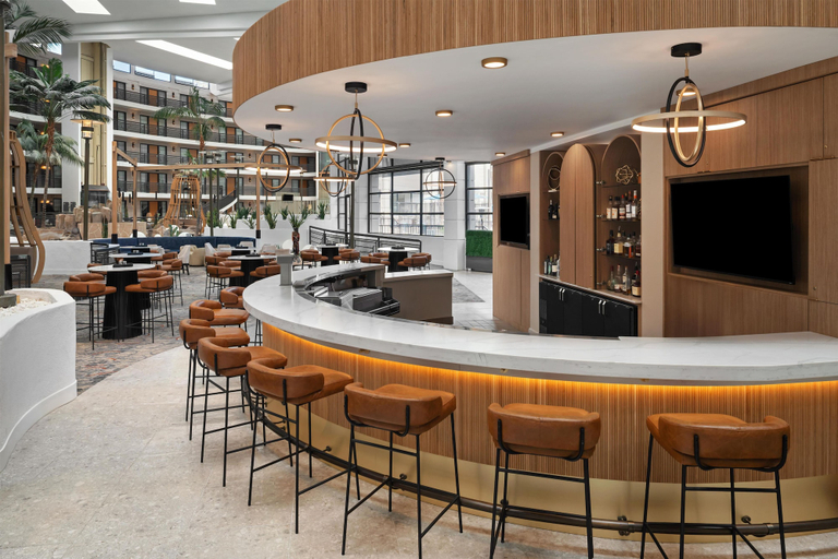 Food & Drinks 5, Embassy Suites by Hilton Phoenix Biltmore, Maricopa