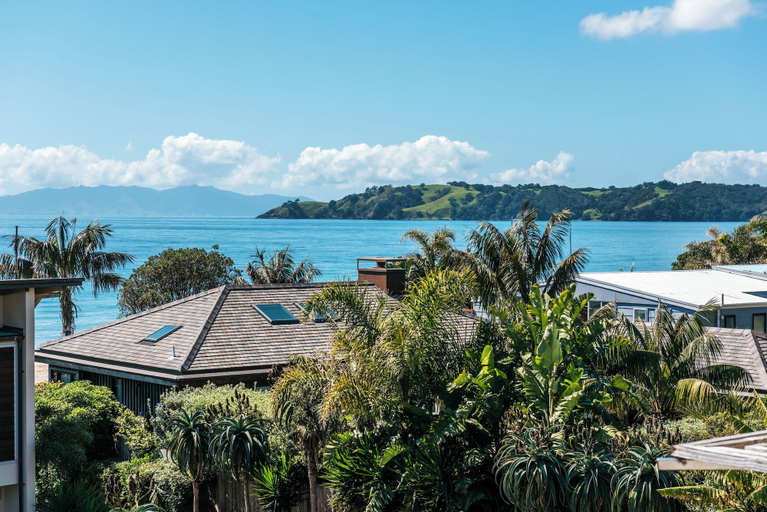Others 5, Sanctuary On The Beach, Auckland