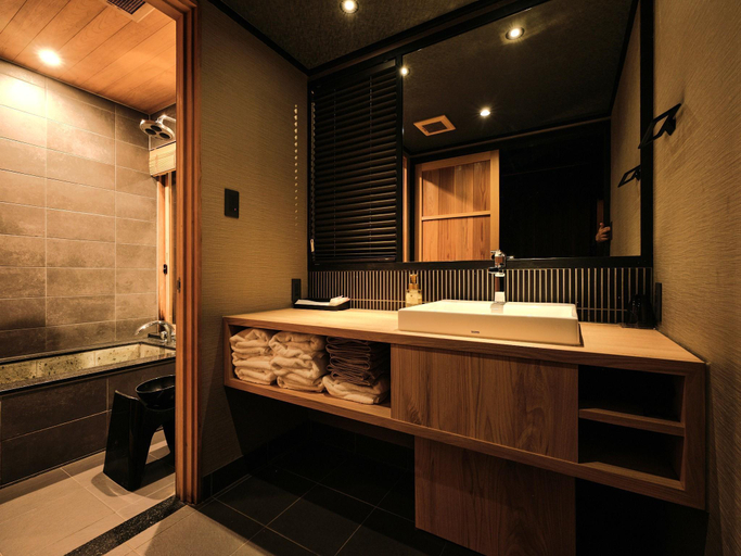 Bathroom 3, Tsumugi Hachijo Minamotocho, Kyoto